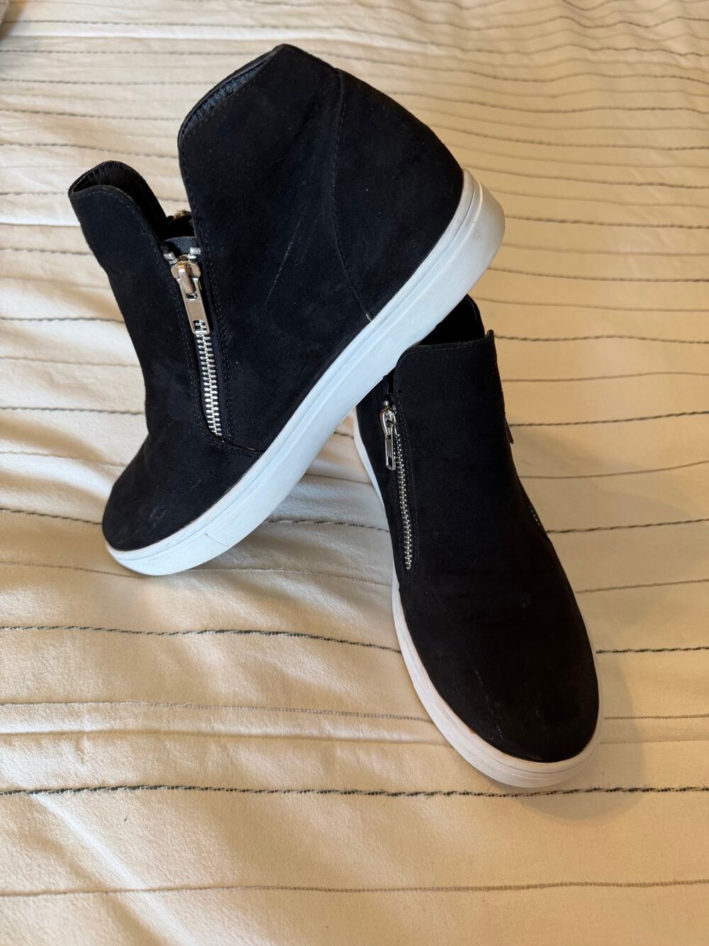 Cushionaire | Hart Women's Black Hidden Wedge Sneakers